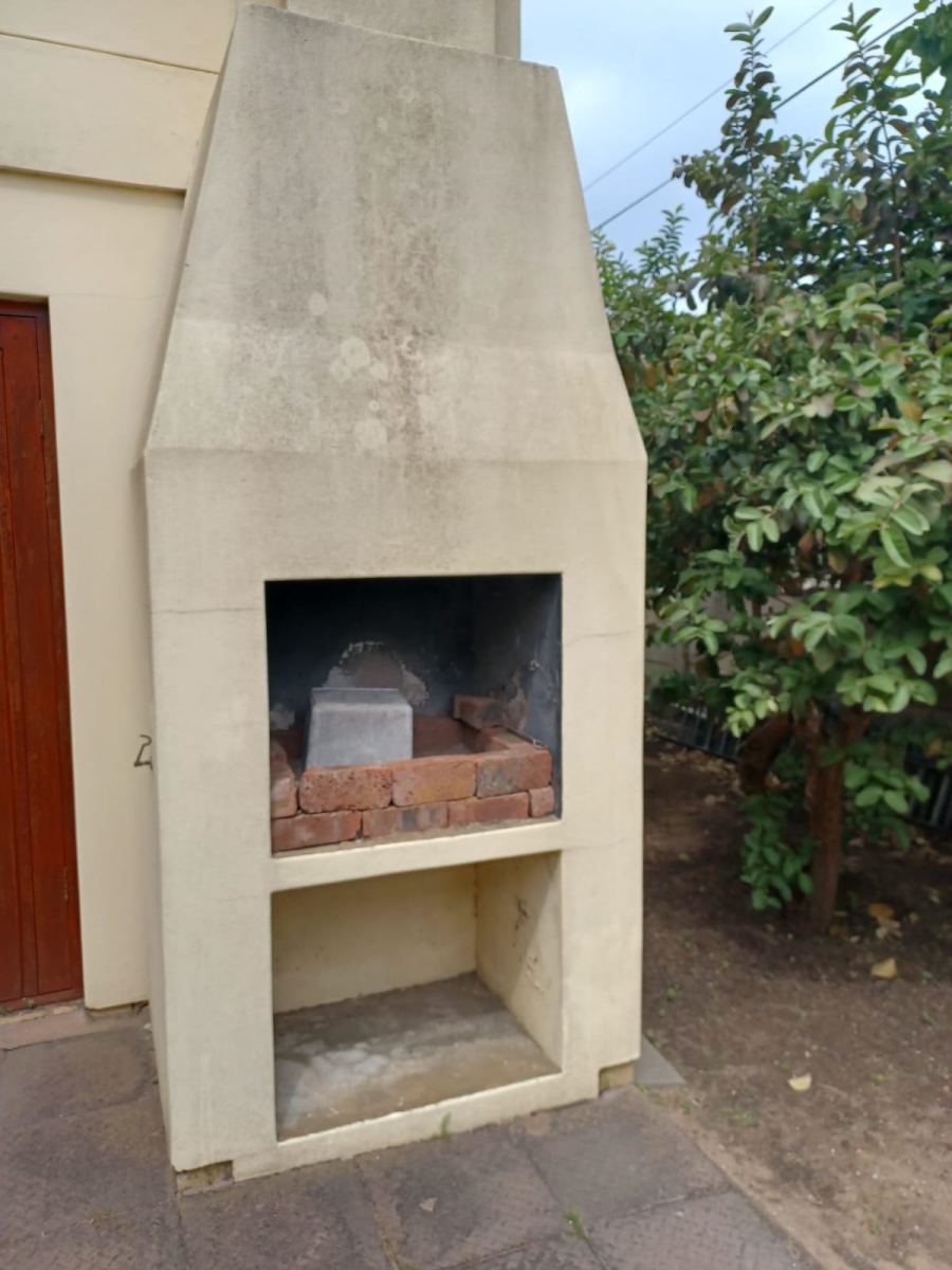 4 Bedroom Property for Sale in Stilbaai Wes Western Cape